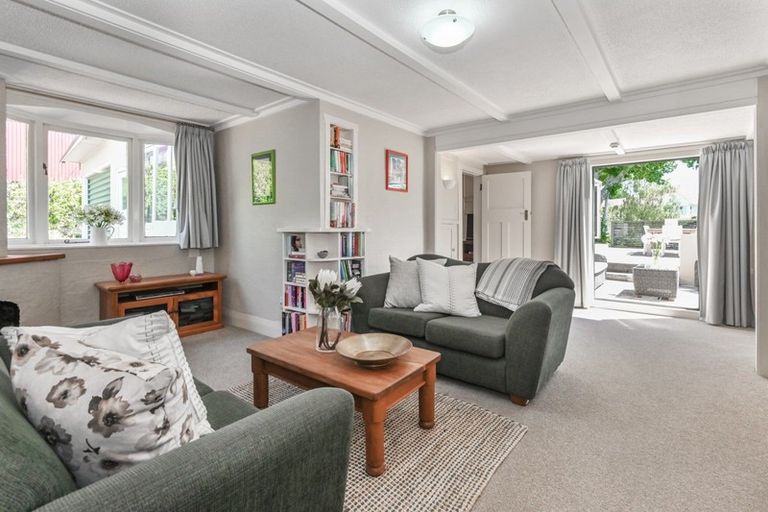 Photo of property in 17 Kopanga Road, Havelock North, 4130