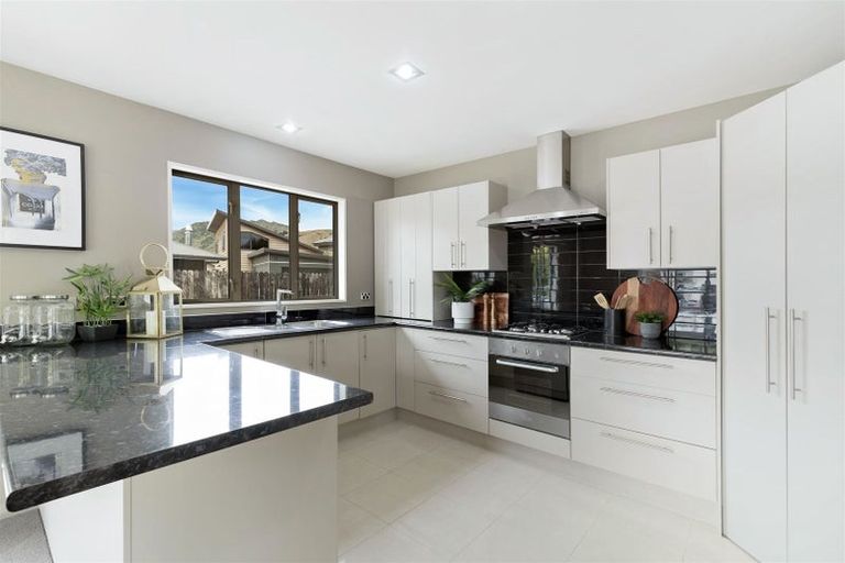 Photo of property in 4 Ada Place, Lake Hayes, Queenstown, 9304