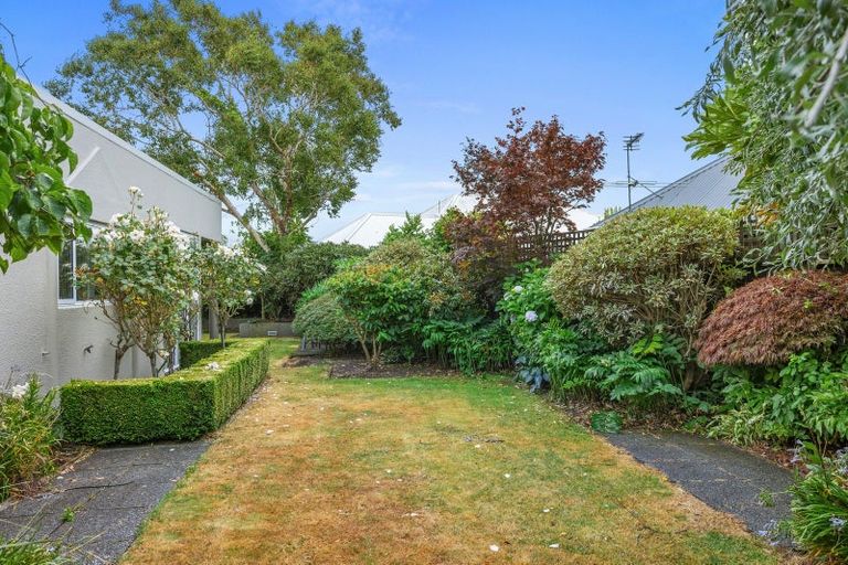 Photo of property in 5 Priorsford Court, Avonhead, Christchurch, 8042
