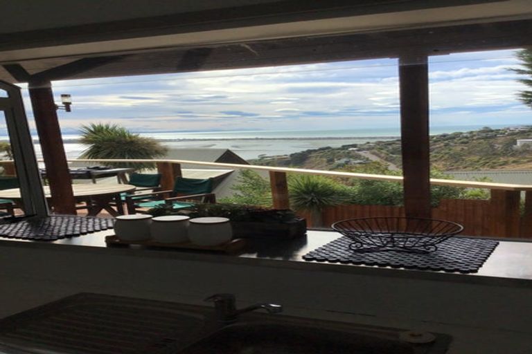 Photo of property in 17 Selleck Street, Mount Pleasant, Christchurch, 8081