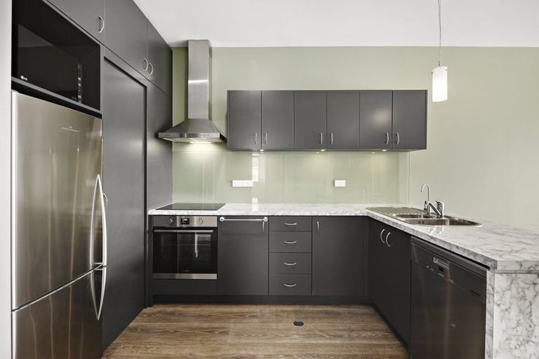 Photo of property in City Lodge, 702/115 Vivian Street, Te Aro, Wellington, 6011