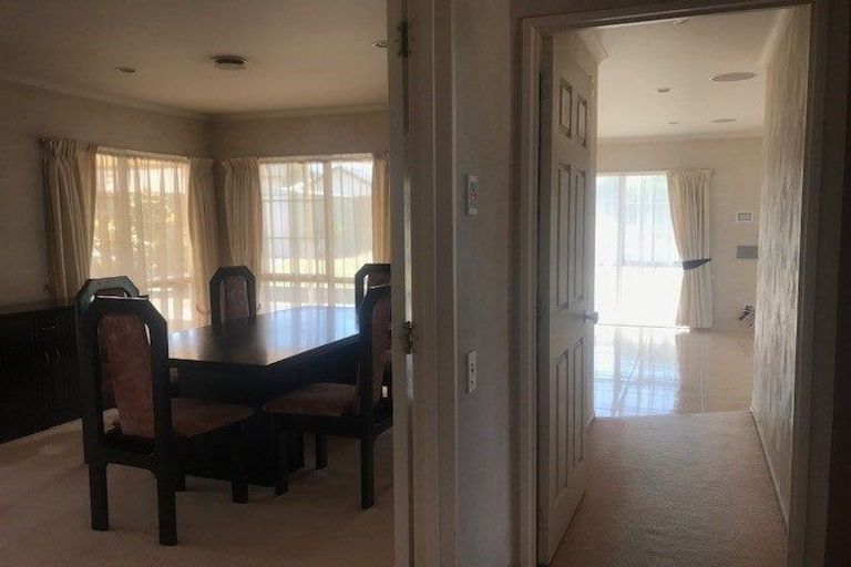 Photo of property in 14 Tolben Place, Golflands, Auckland, 2013