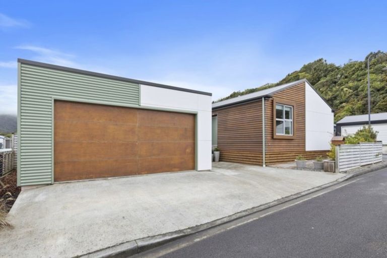 Photo of property in 3 Otonga Heights, Maungaraki, Lower Hutt, 5010