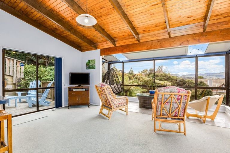 Photo of property in 7 Furneaux Grove, Whitby, Porirua, 5024
