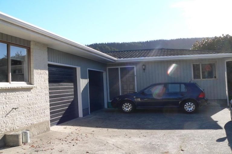Photo of property in 14a Ngatitoa Street, Tawa, Wellington, 5028