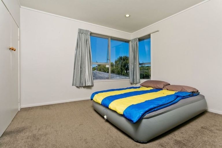 Photo of property in 20 Kapiti Place, Sunnynook, Auckland, 0620