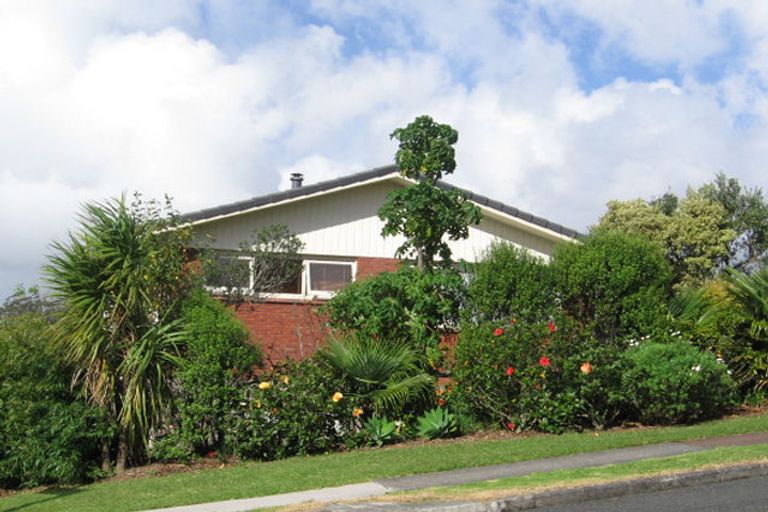 Photo of property in 10 Amante Crescent, Mairangi Bay, Auckland, 0630