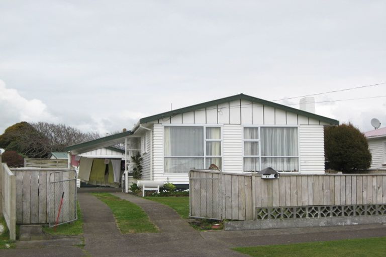 Photo of property in 16 Adventure Street, Marfell, New Plymouth, 4310