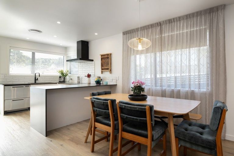 Photo of property in 163 Waikawa Road, Picton, 7220