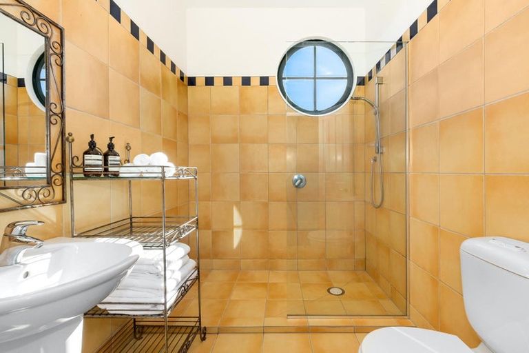 Photo of property in 12 Upland Road, Kelburn, Wellington, 6012