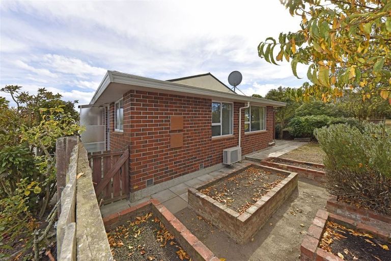 Photo of property in 1/7a Kruse Place, Redwood, Christchurch, 8051