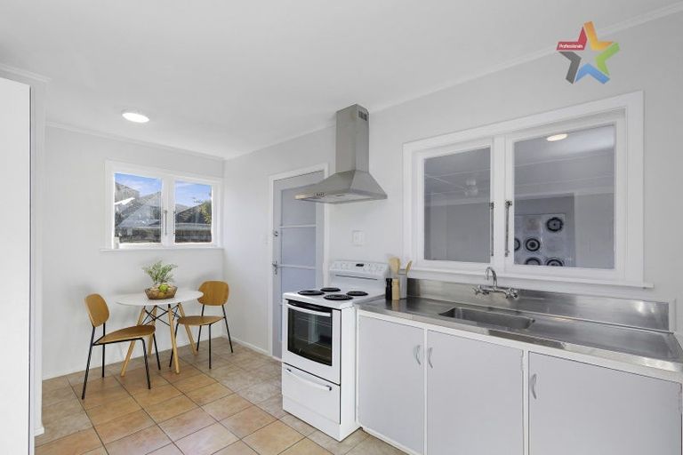 Photo of property in 1/50 Dyer Street, Epuni, Lower Hutt, 5011