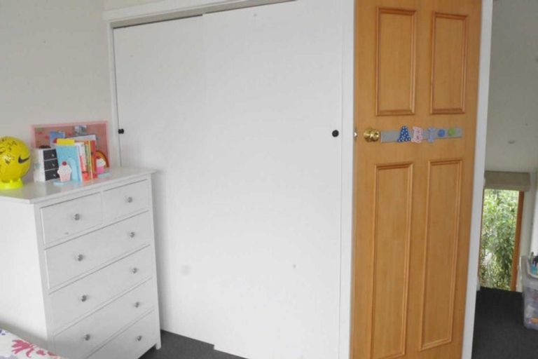 Photo of property in 22 Saint Andrews Square, Strowan, Christchurch, 8052