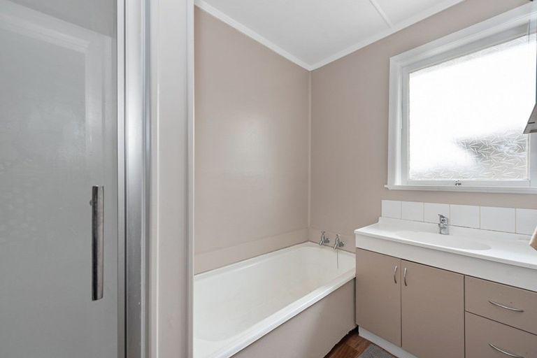 Photo of property in 20 Yvonne Street, Melville, Hamilton, 3206