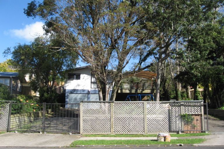 Photo of property in 19 Okareka Place, Pakuranga Heights, Auckland, 2010