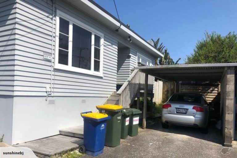 Photo of property in 1/53 Tramway Road, Beach Haven, Auckland, 0626