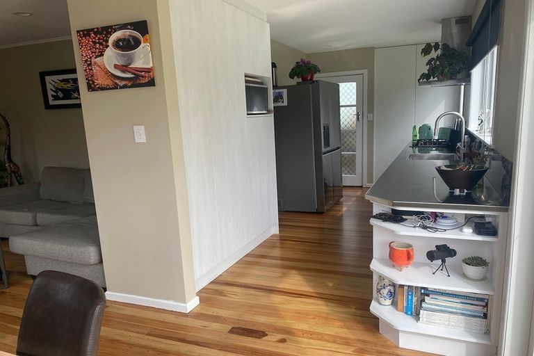 Photo of property in 1/35 Kaipatiki Road, Glenfield, Auckland, 0629