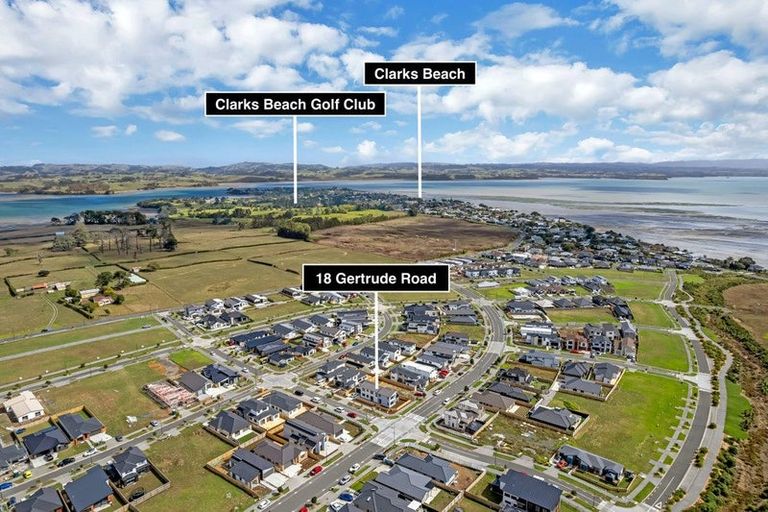 Photo of property in 18 Gertrude Cole Road, Clarks Beach, 2122