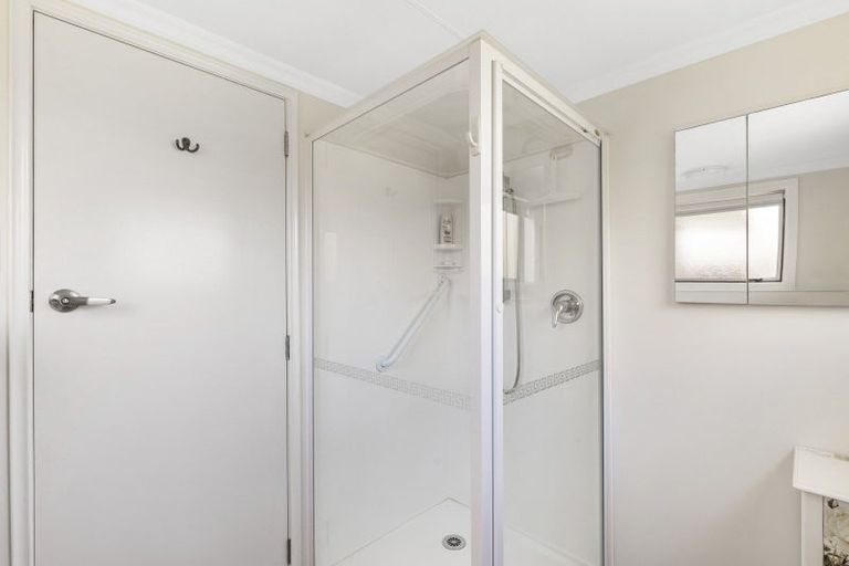 Photo of property in 38 Wairau Road, Oakura, 4314