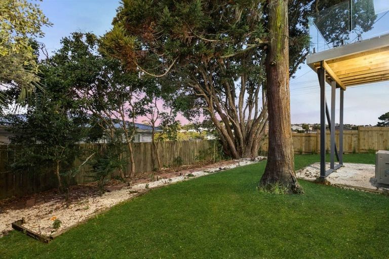 Photo of property in 1/34 Fordham Street, Beach Haven, Auckland, 0626
