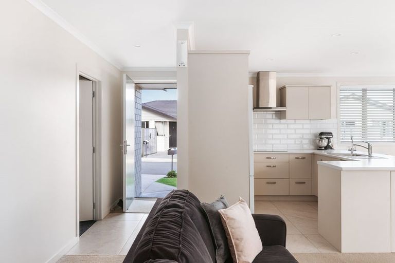 Photo of property in Waterview Estate, 79/4 Greystone Place, Omokoroa, 3114