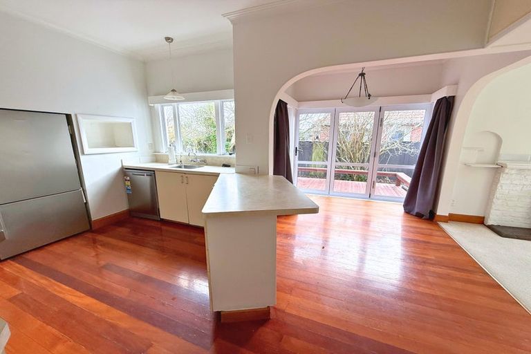 Photo of property in 11 Taranaki Street, Saint Johns Hill, Whanganui, 4501