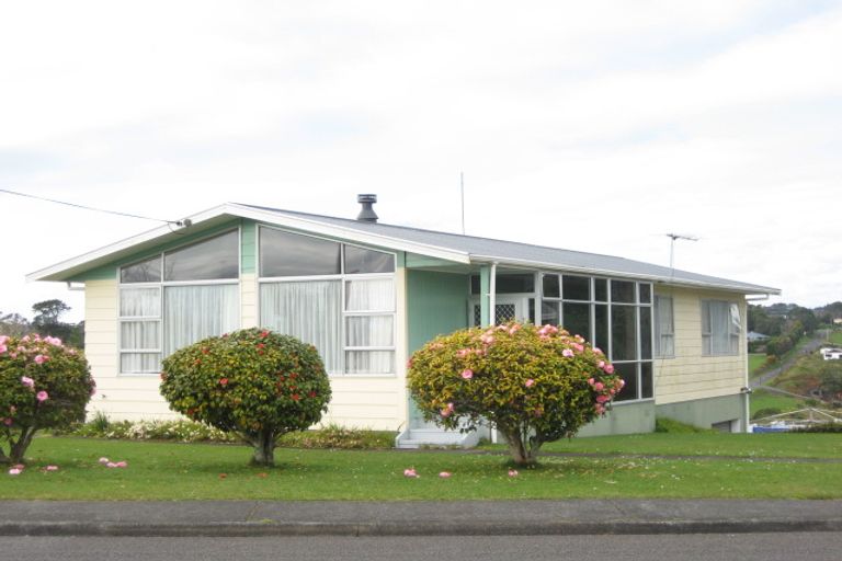 Photo of property in 4 Cowling Road, Hurdon, New Plymouth, 4310