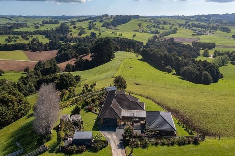 Photo of property in 52 Fishlock Road, Te Arai, Wellsford, 0974