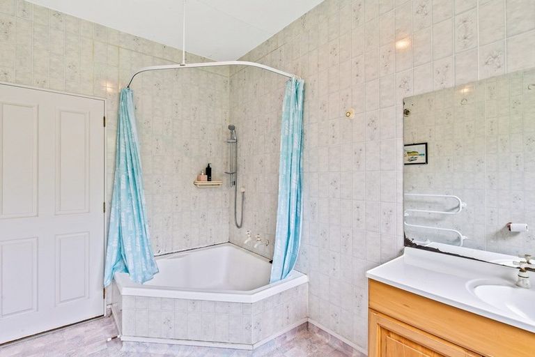 Photo of property in 39 Dale Road, Raumati South, Paraparaumu, 5032