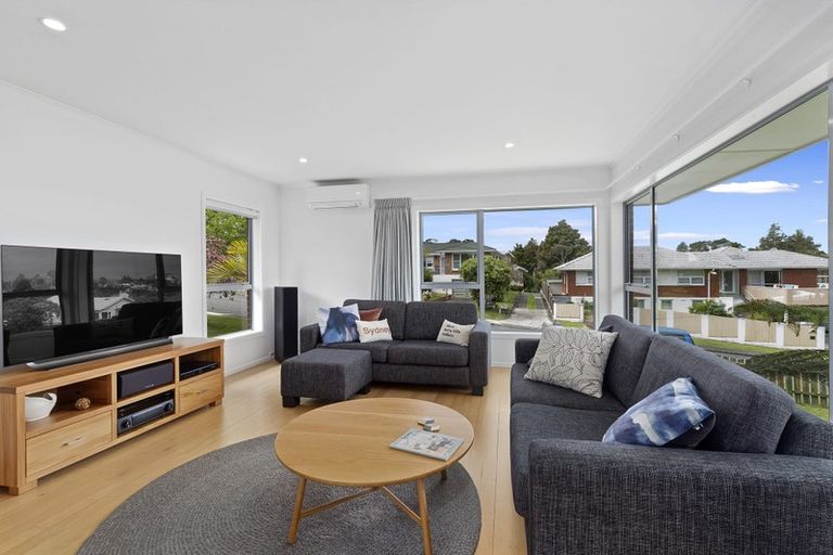 Photo of property in 11 Dudding Avenue, Northcote, Auckland, 0627