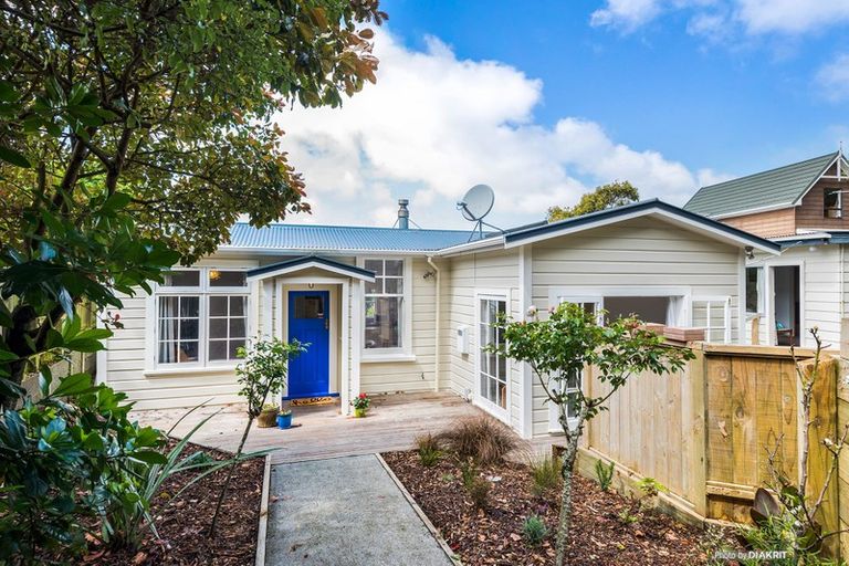 Photo of property in 55 Rhine Street, Island Bay, Wellington, 6023