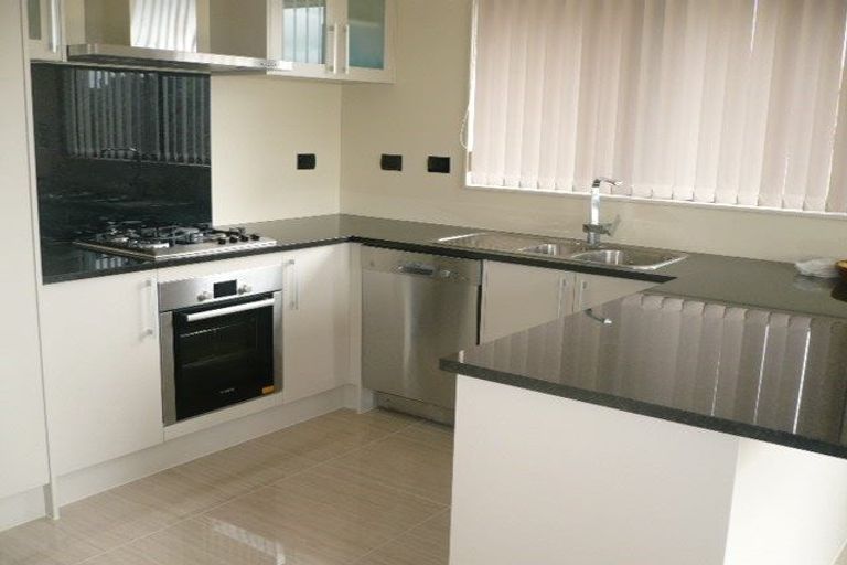 Photo of property in 4 Cape Vista Crescent, Pukekohe, 2120