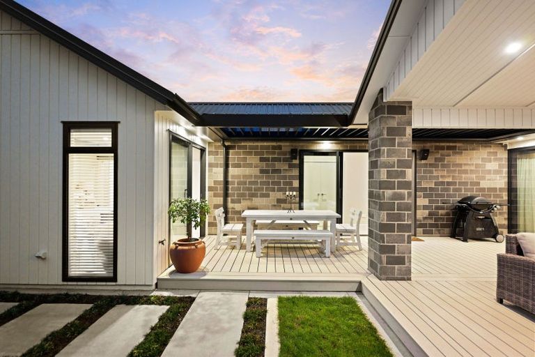 Photo of property in 92 Hugo Shaw Drive, Cambridge, 3434