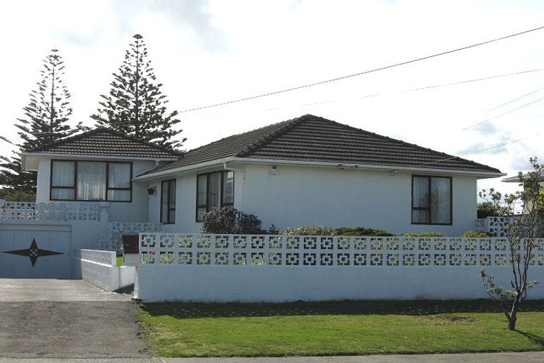 Photo of property in 76 Matai Street, Castlecliff, Whanganui, 4501