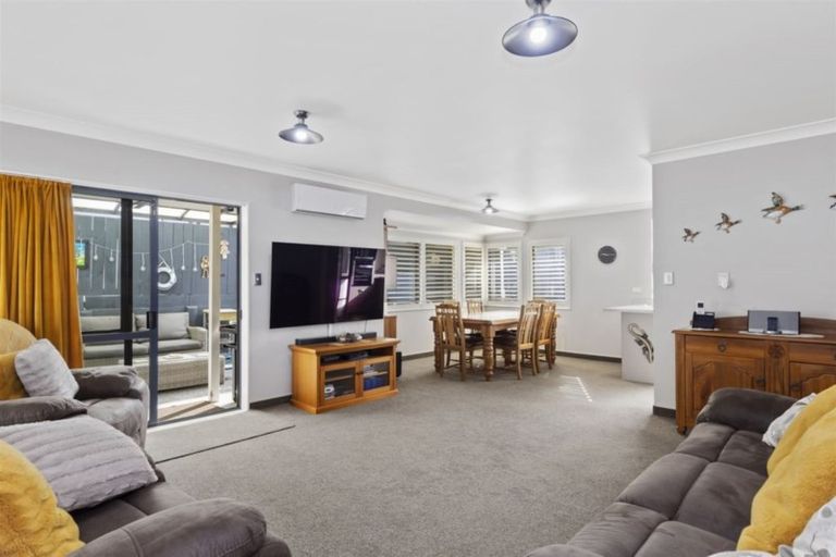 Photo of property in 21 Percy Road, Papamoa Beach, Papamoa, 3118