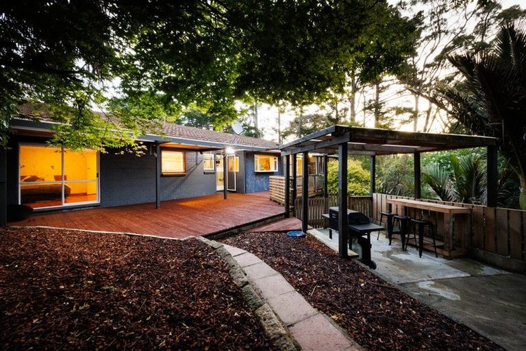 Photo of property in 140 Aokautere Drive, Fitzherbert, Palmerston North, 4410