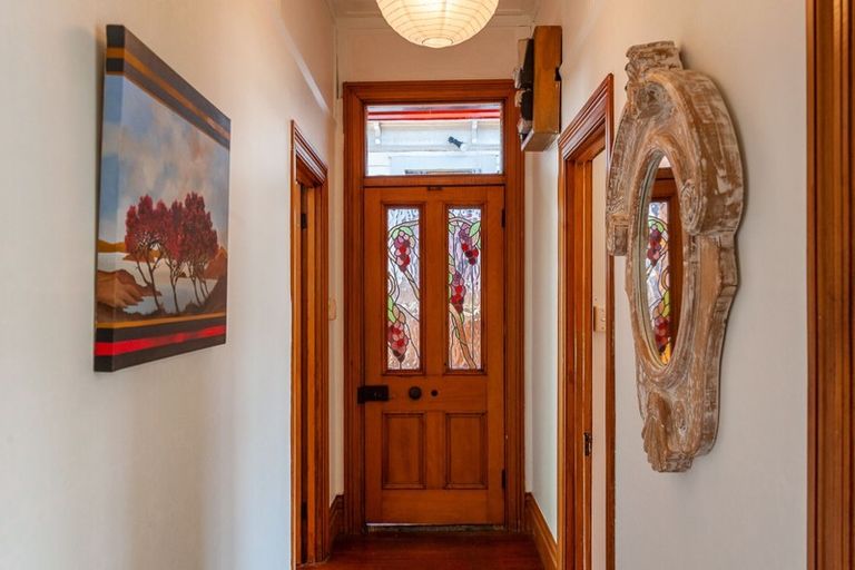 Photo of property in 5 Mcintyre Avenue, Mount Victoria, Wellington, 6011