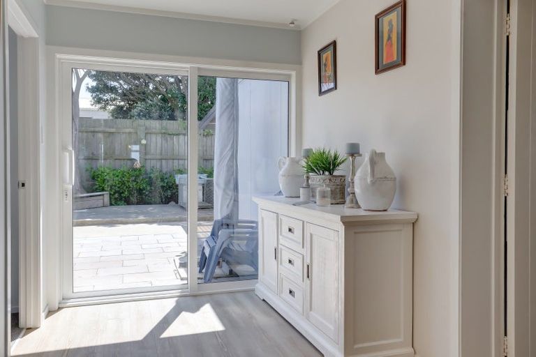 Photo of property in 8 Nukumaru Parade, Waiinu Beach, Whanganui, 4588