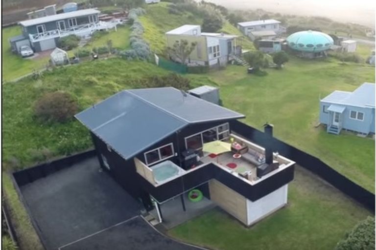 Photo of property in 8 Wainamu Road, Raglan, 3297