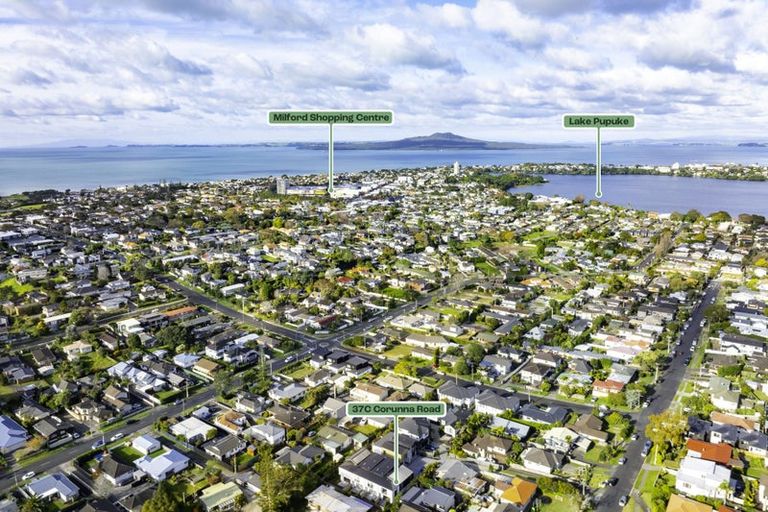 Photo of property in 37c Corunna Road, Milford, Auckland, 0620