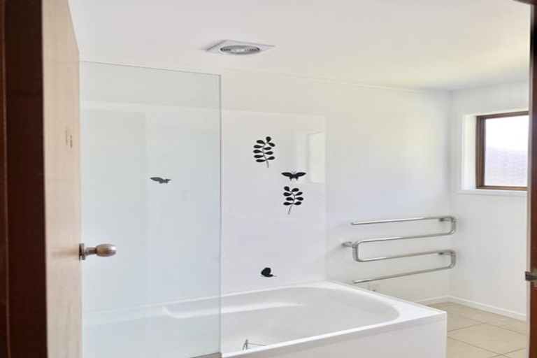 Photo of property in 5 Urlich Drive, Ranui, Auckland, 0612