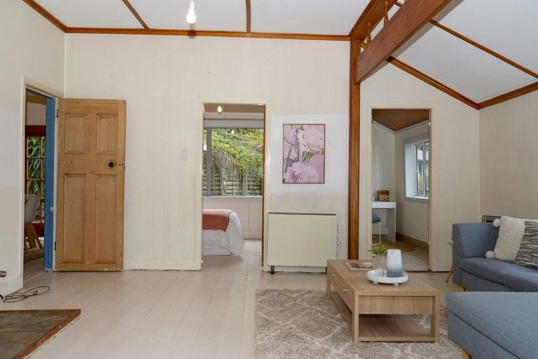 Photo of property in 55 Hawkhurst Road, Lyttelton, 8082