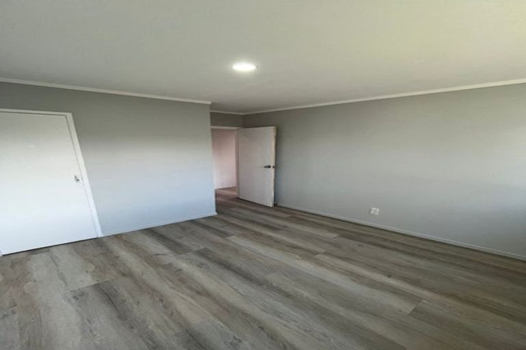 Photo of property in 7 Moncrieff Avenue, Clendon Park, Auckland, 2103