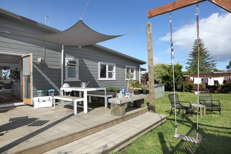 Photo of property in 12 Domain Road, Haumoana, 4102