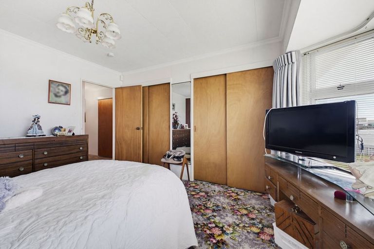 Photo of property in 66 Tukapa Street, Westown, New Plymouth, 4310