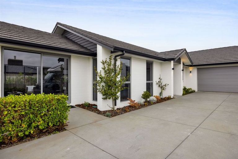 Photo of property in 22 Keene Drive, Bell Block, New Plymouth, 4312