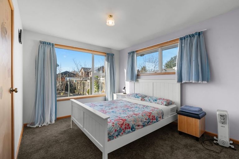 Photo of property in 424 Memorial Avenue, Burnside, Christchurch, 8053