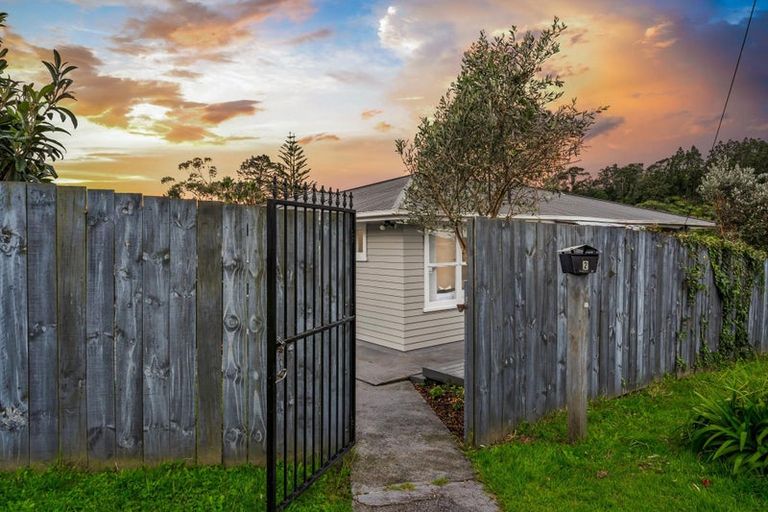 Photo of property in 2 Lowtherhurst Road, Massey, Auckland, 0614