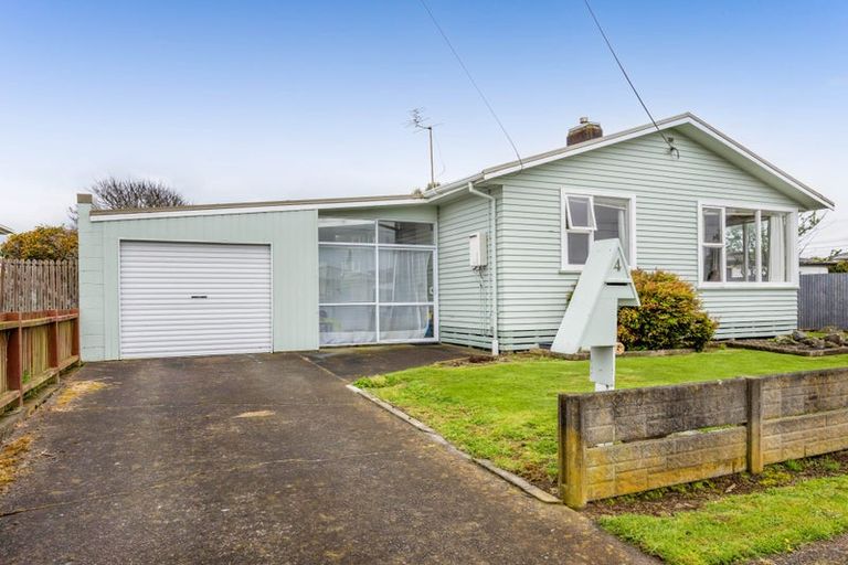 Photo of property in 4 Murray Avenue, Hawera, 4610