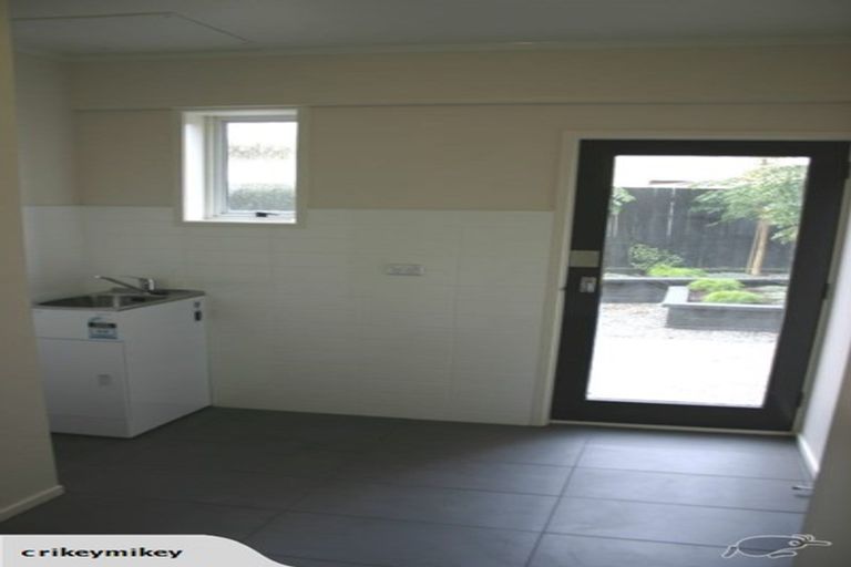 Photo of property in 1/22 Tui Glen Road, Birkenhead, Auckland, 0626